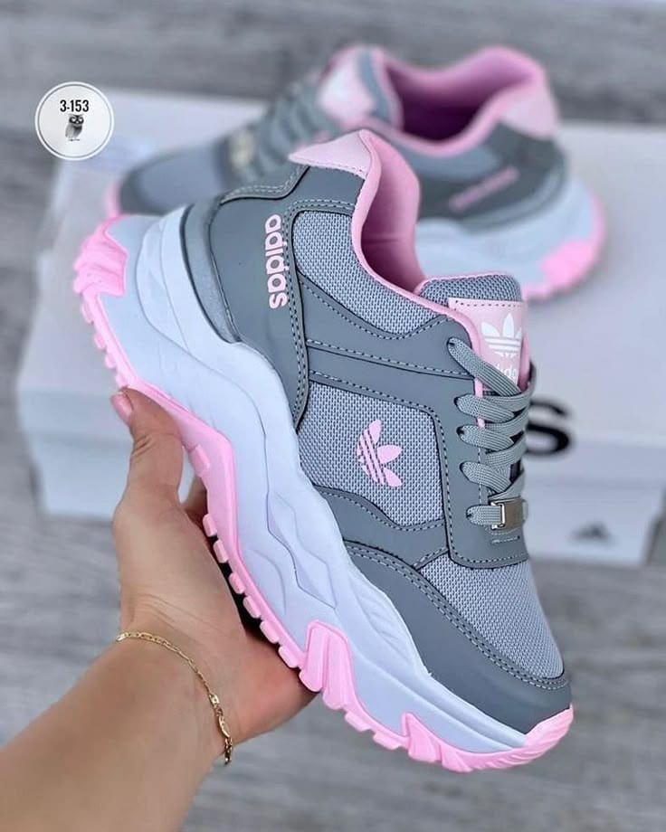 Ténis Adidas cinza e rosa